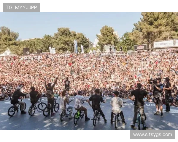 武汉极限运动队在世界街舞大赛中以71分稳居积分榜首位