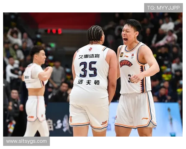 上海男篮对决解放军男篮精彩赛事回顾与分析